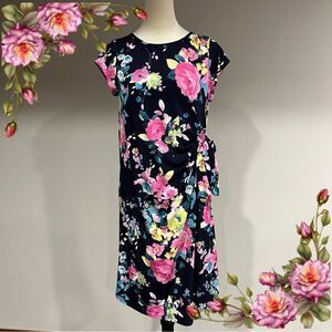 Maternity scoop neck short sleeve knee length dress size medium